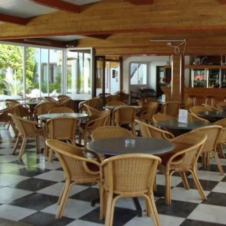 克里斯蒂娜公寓 *